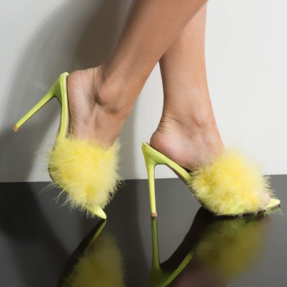 cape robbin yellow heels